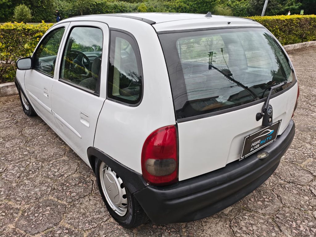 Corsa GL 1.6 MPFI / 1.4 EFI 2p e 4p — foto 5