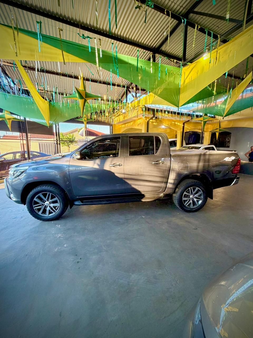 Toyota Hilux Cd Srx 4X4 2.8 TDI 16V Diesel Automático - foto 3