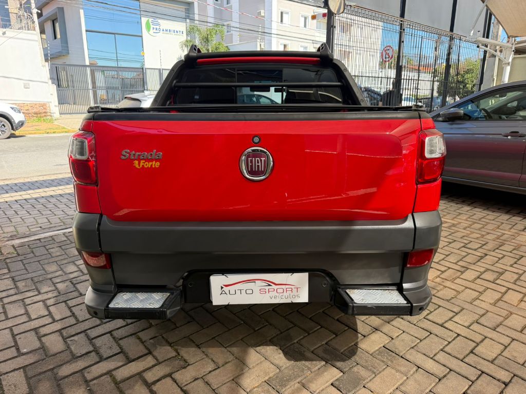 Strada Freedom 1.4 Flex 8V CD — foto 21