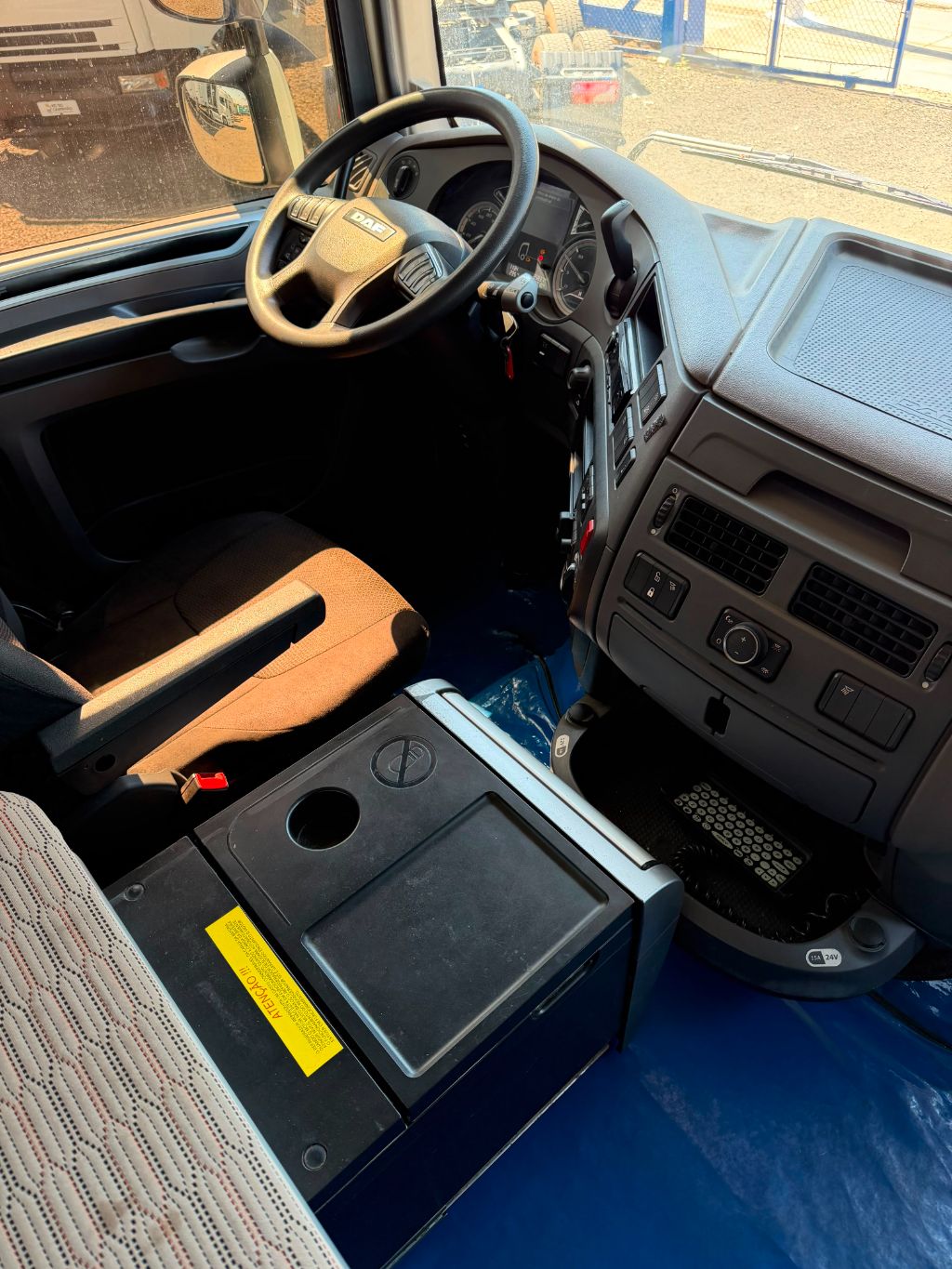 XF FTT530 6x4 Space Cab (die)(E5) — foto 8