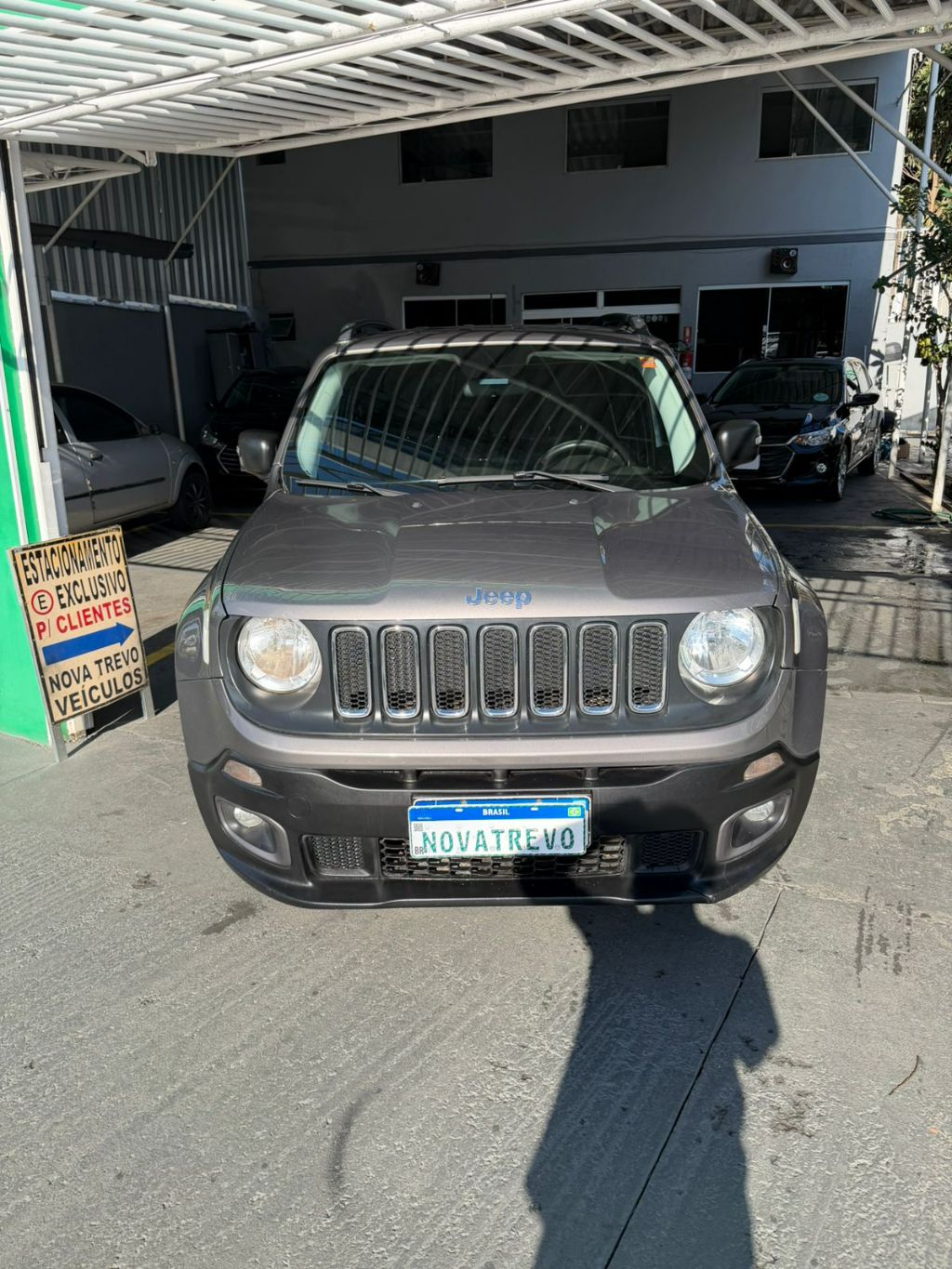 Renegade Sport 1.8 4x2 Flex 16V Mec. — foto 3