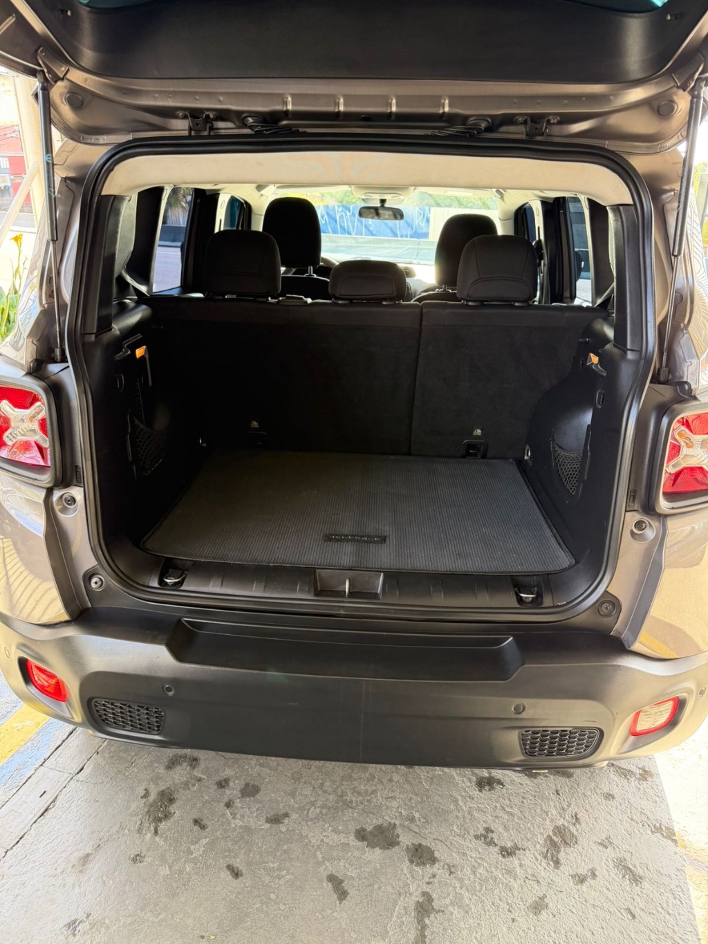 Renegade Sport 1.8 4x2 Flex 16V Mec. — foto 9