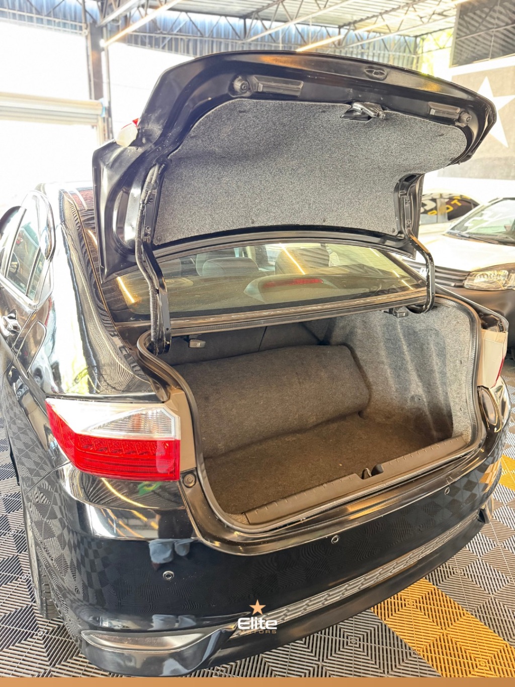 CITY Sedan LX 1.5 Flex 16V 4p Aut. — foto 5