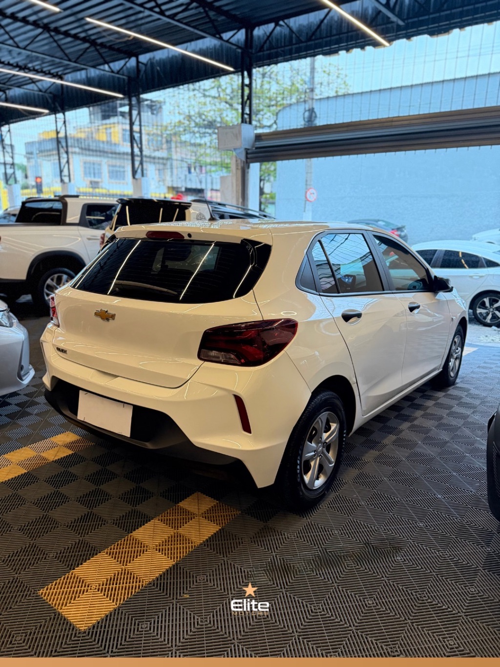 ONIX HATCH 1.0 12V TB Flex 5p Aut. — foto 3