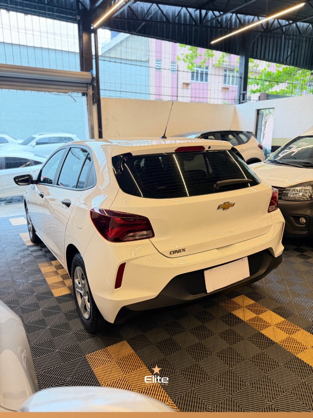 ONIX HATCH 1.0 12V TB Flex 5p Aut. — foto 4