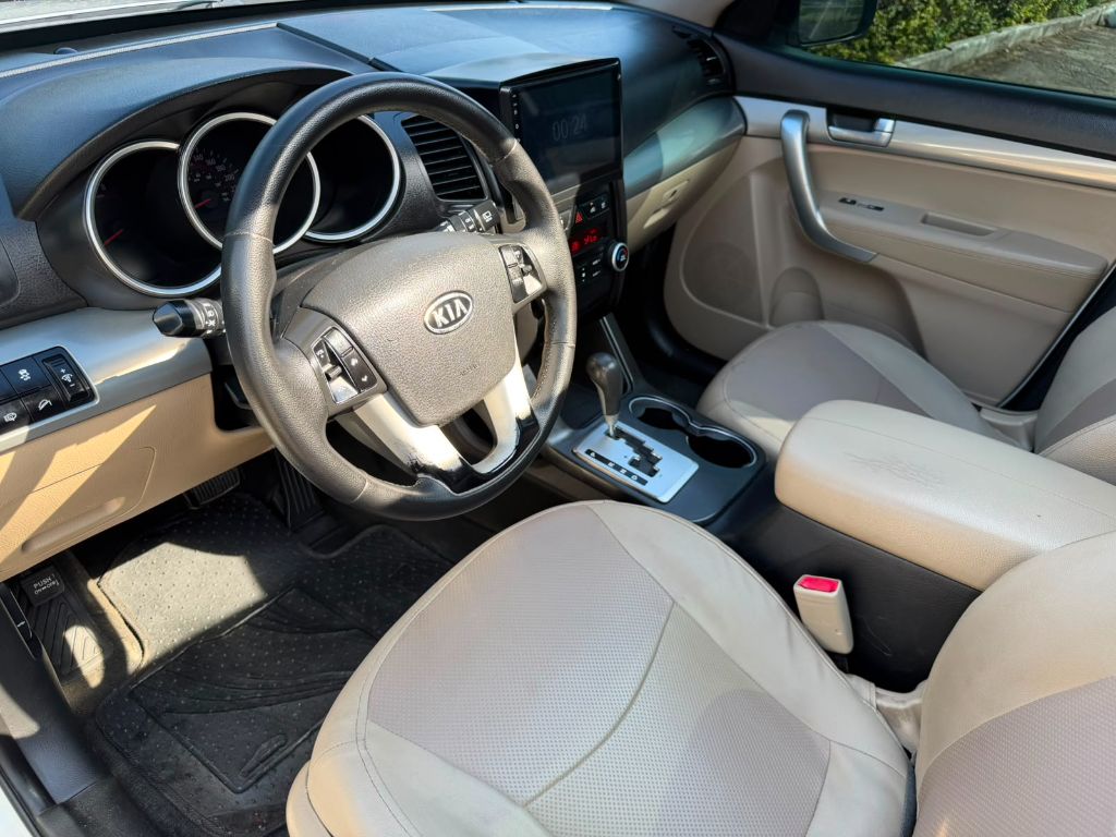 Sorento 3.5 V6 24V 4x2 Aut. — foto 8