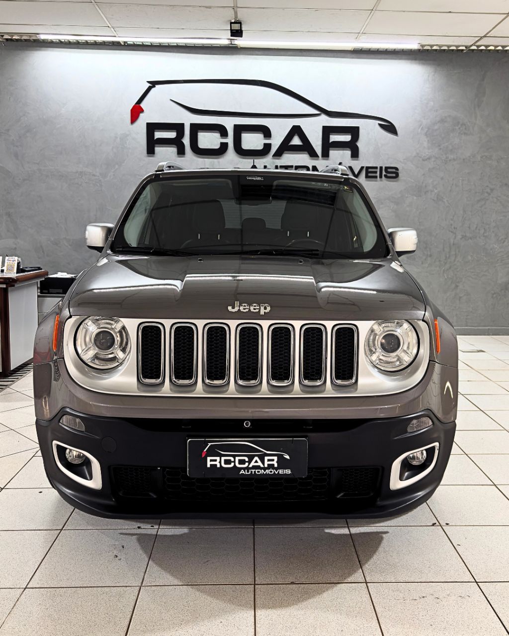 Renegade Limited 1.8 4x2 Flex 16V Aut. — foto 2