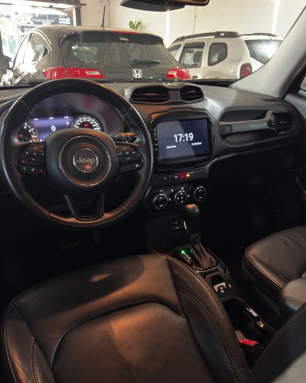 Renegade Limited 1.8 4x2 Flex 16V Aut. — foto 7