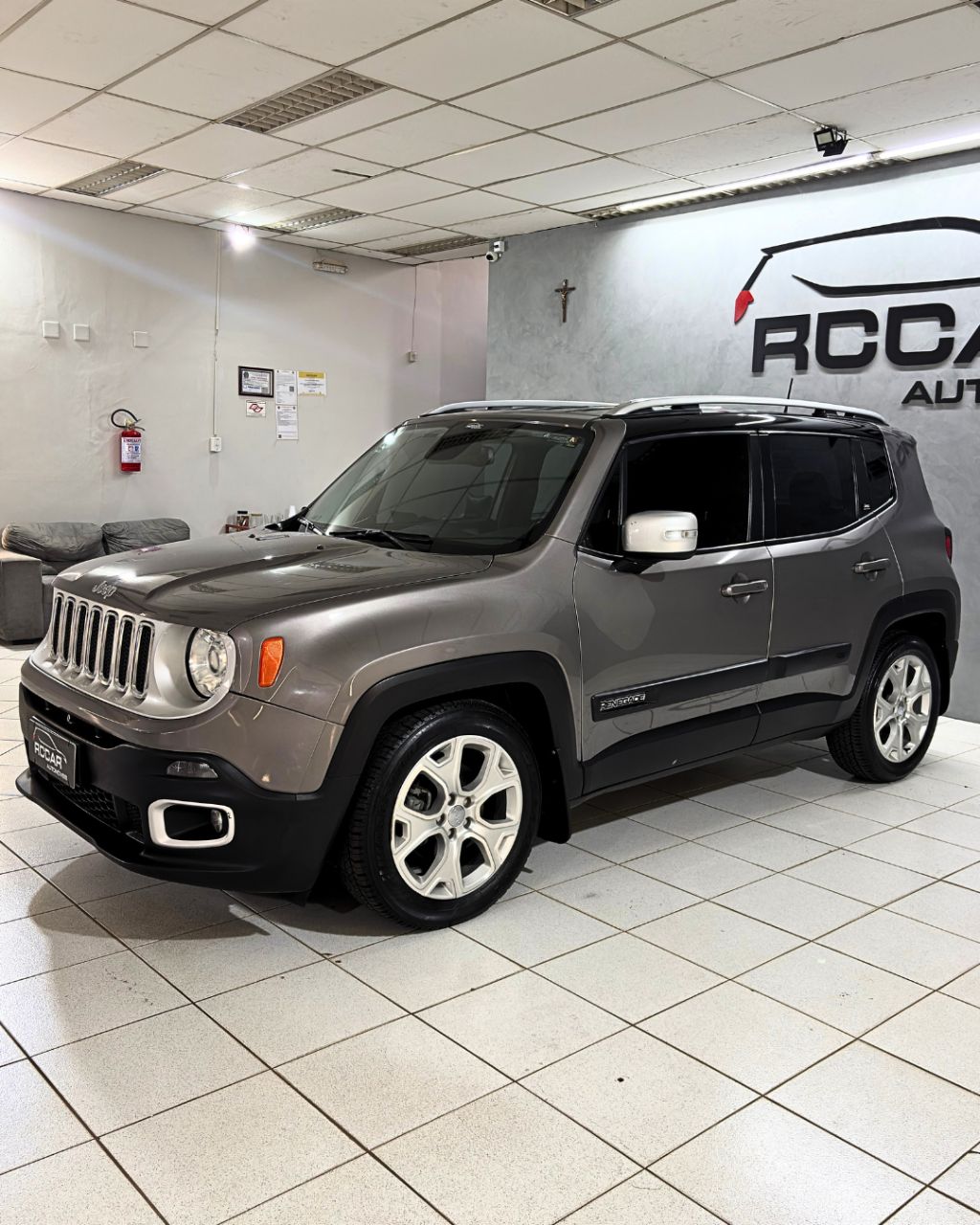 Renegade Limited 1.8 4x2 Flex 16V Aut. — foto 3
