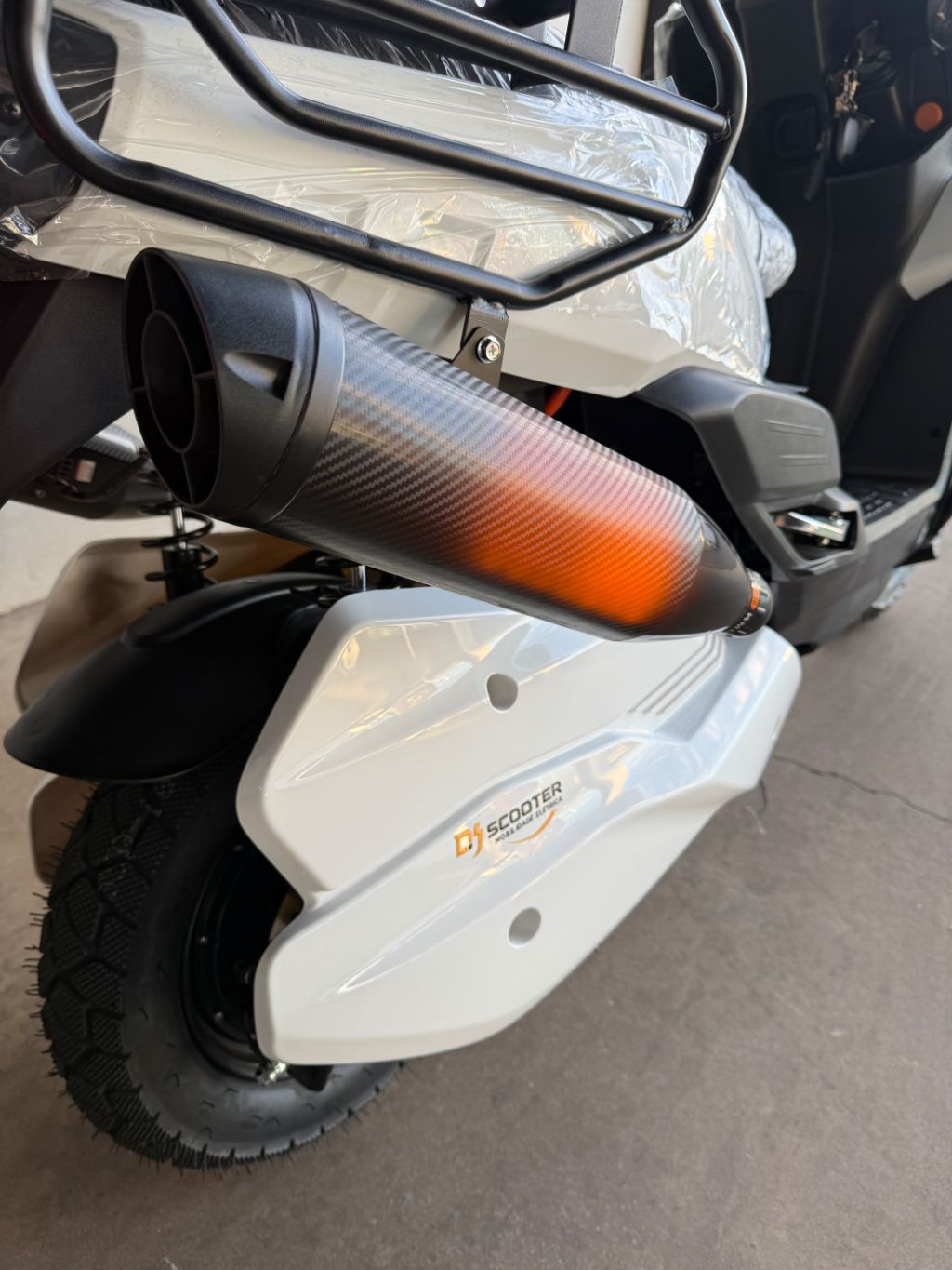 AG11 Tank Geração 4 é uma scooter elétrica autopropelida de 1000W — foto 6