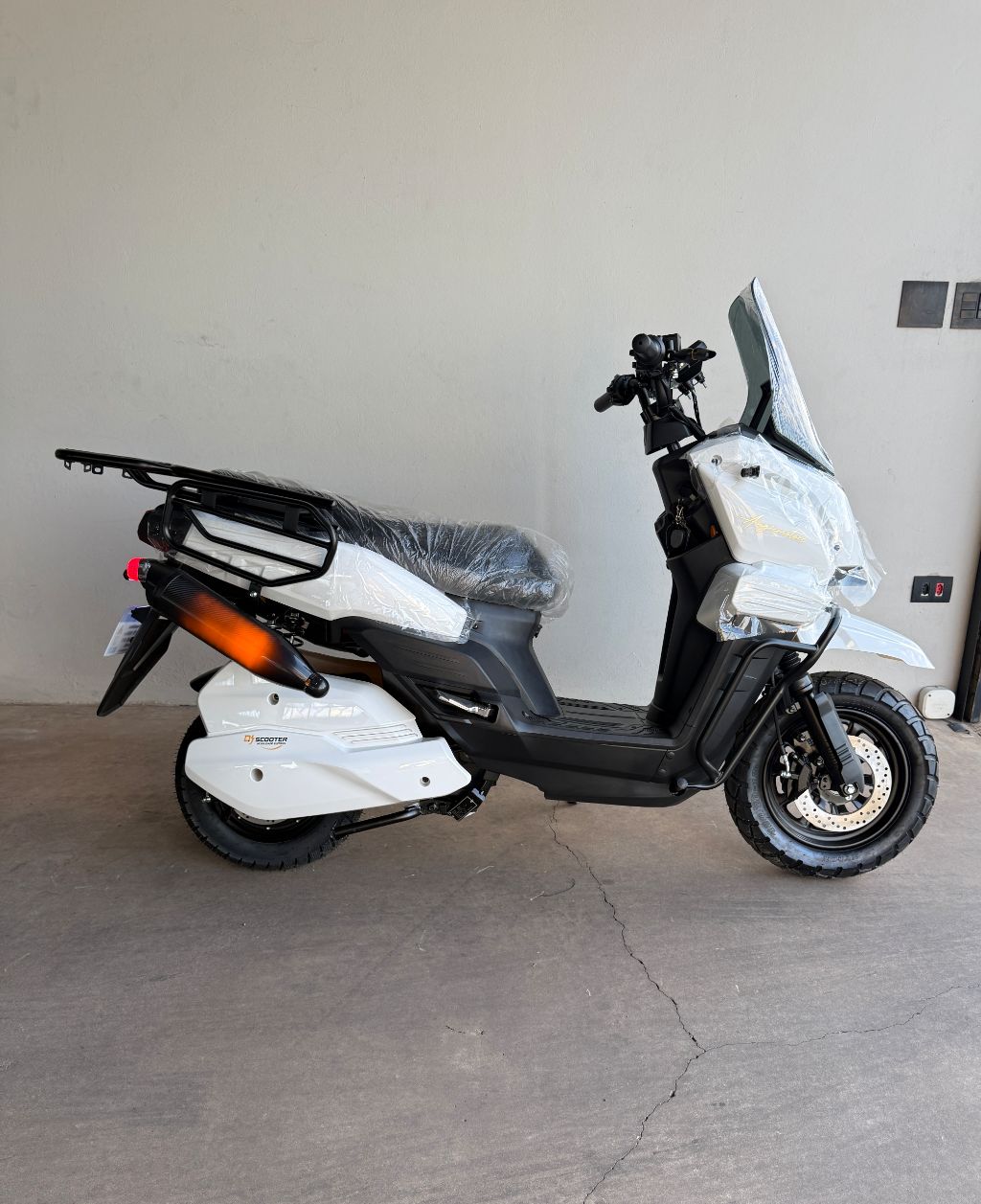 AG11 Tank Geração 4 é uma scooter elétrica autopropelida de 1000W — foto 8