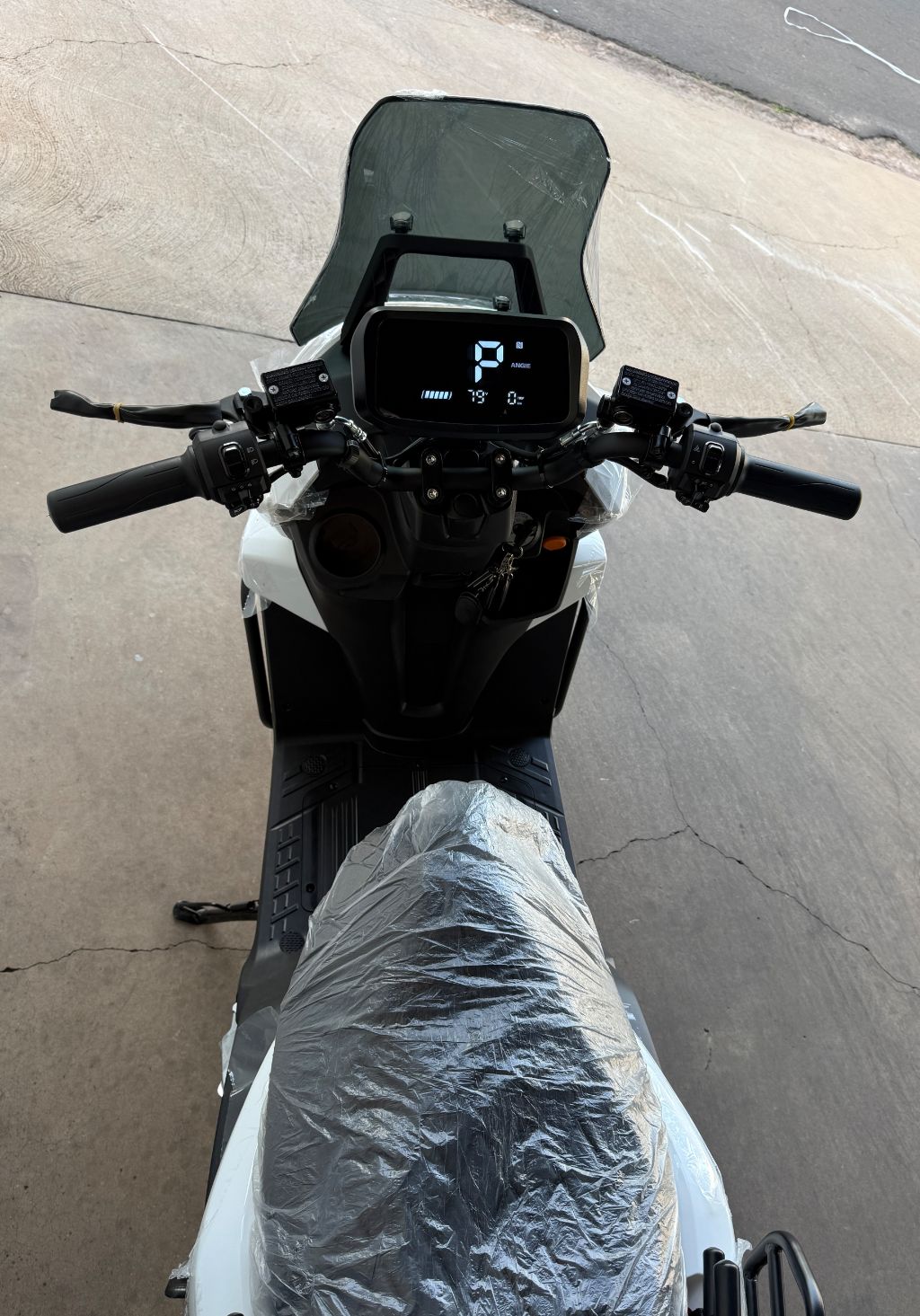 AG11 Tank Geração 4 é uma scooter elétrica autopropelida de 1000W — foto 7