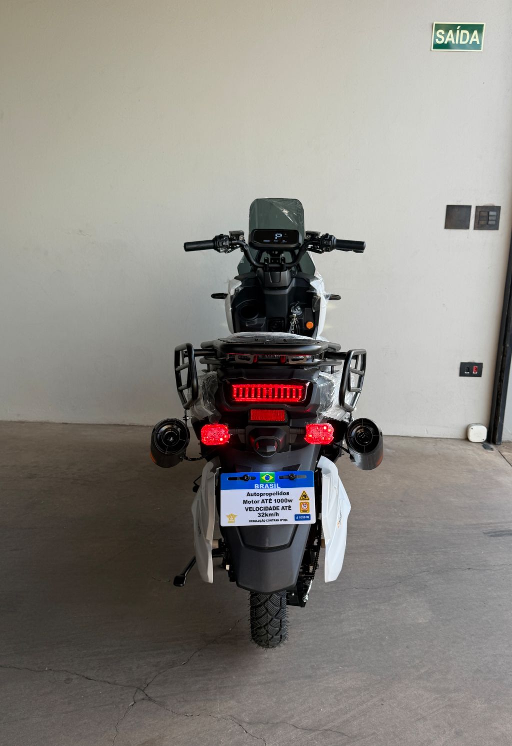 AG11 Tank Geração 4 é uma scooter elétrica autopropelida de 1000W — foto 4