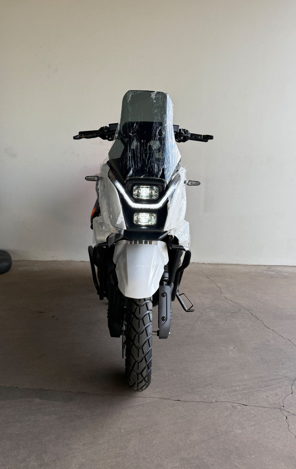 AG11 Tank Geração 4 é uma scooter elétrica autopropelida de 1000W — foto 2
