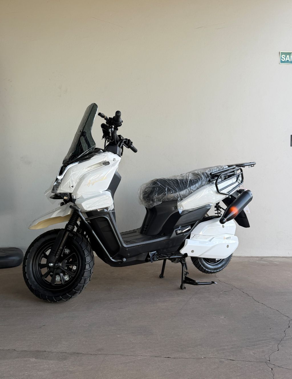 AG11 Tank Geração 4 é uma scooter elétrica autopropelida de 1000W — foto 3