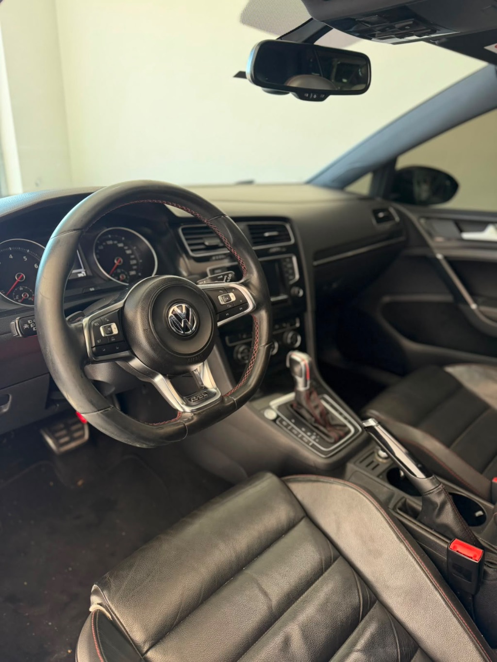 Golf GTi 2.0 TSI 220cv Aut. — foto 4