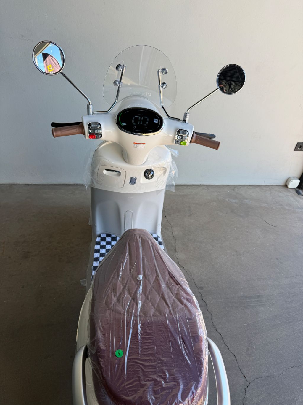 AG T3 - BRANCA   é uma scooter elétrica autopropelida de 1000W — foto 5