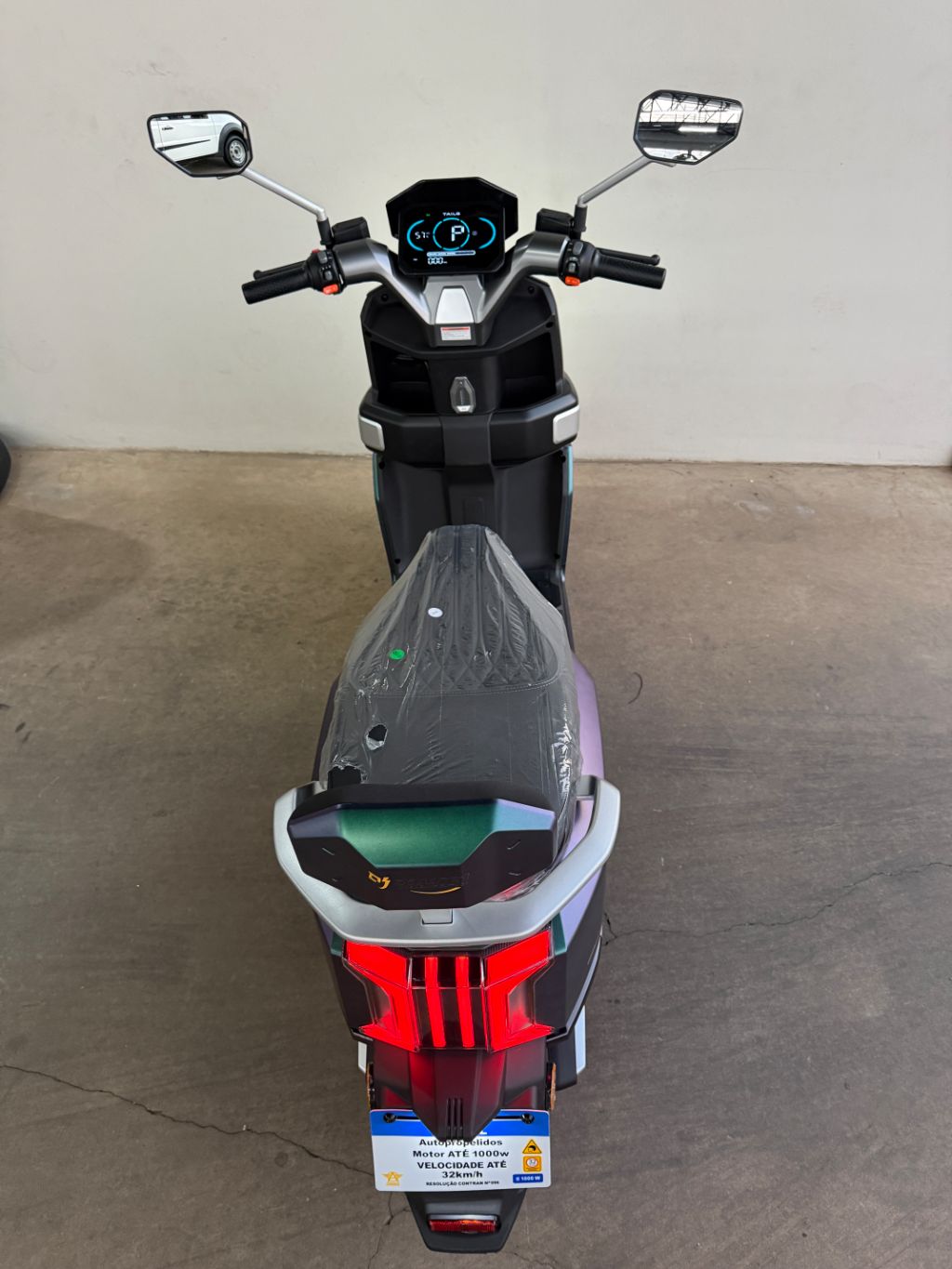 AGT1 é uma scooter elétrica autopropelida de 1000W — foto 5