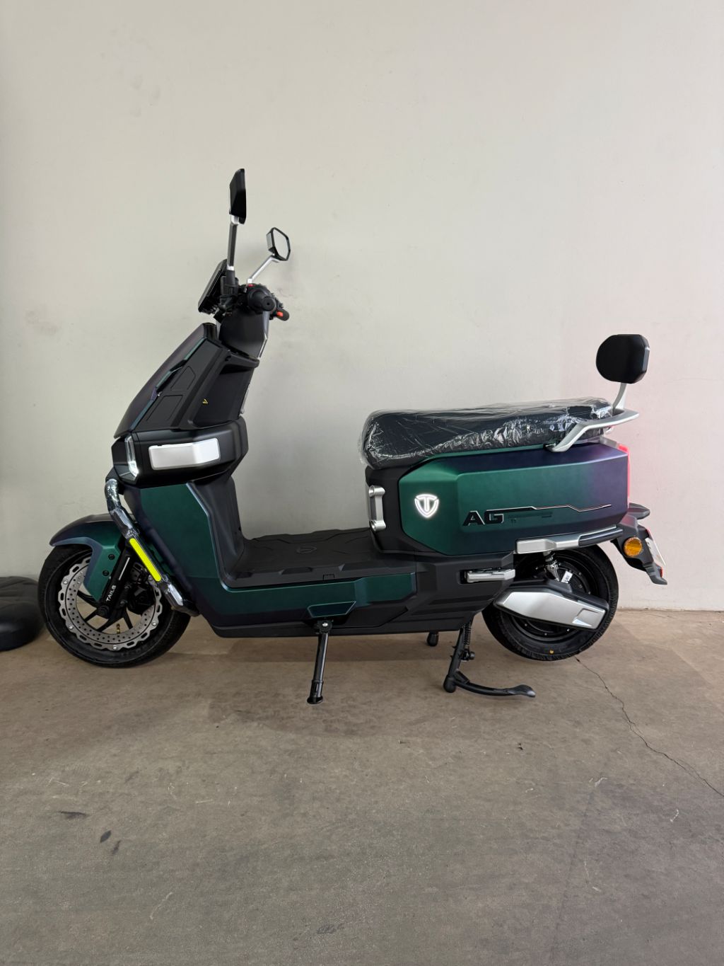 AGT1 é uma scooter elétrica autopropelida de 1000W — foto 3