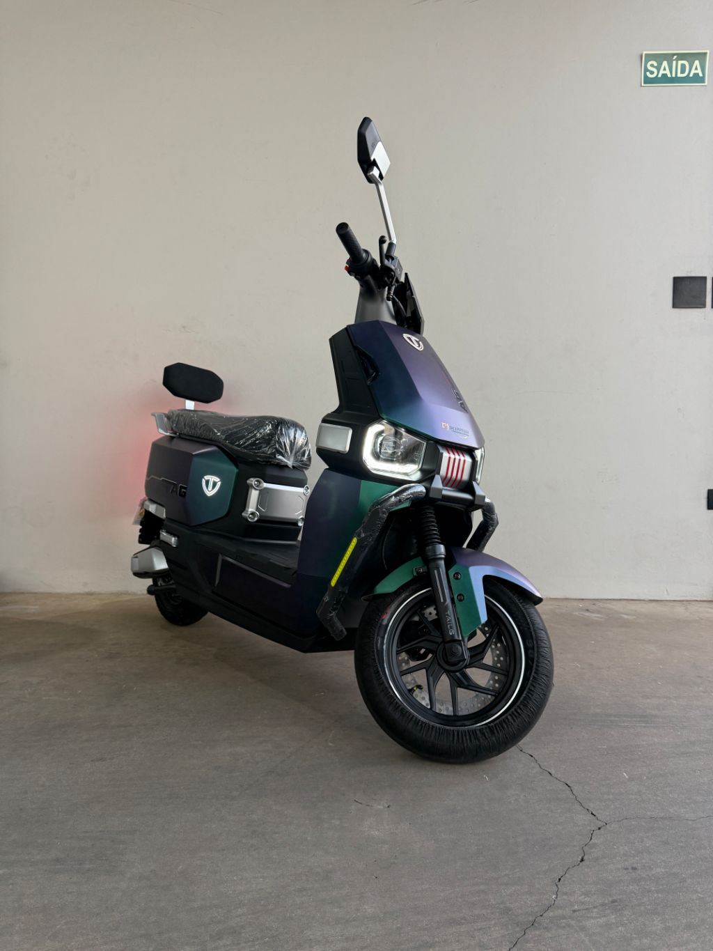 AGT1 é uma scooter elétrica autopropelida de 1000W — foto 1