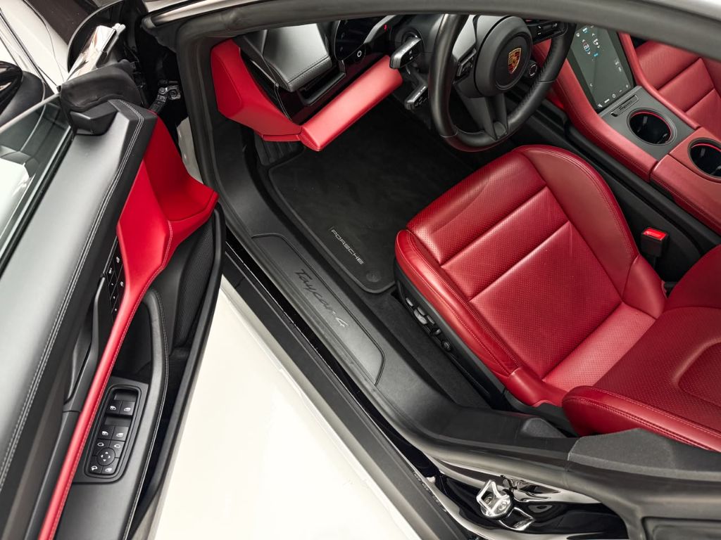 Taycan 4 Cross Turismo (Elétrico) — foto 20