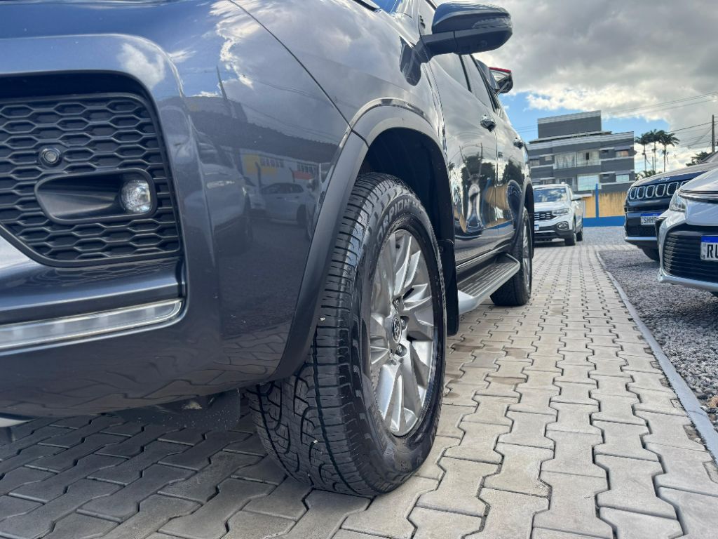 Hilux SW4 SRX 4x4 2.8 TDI 16V Dies. Aut. — foto 3