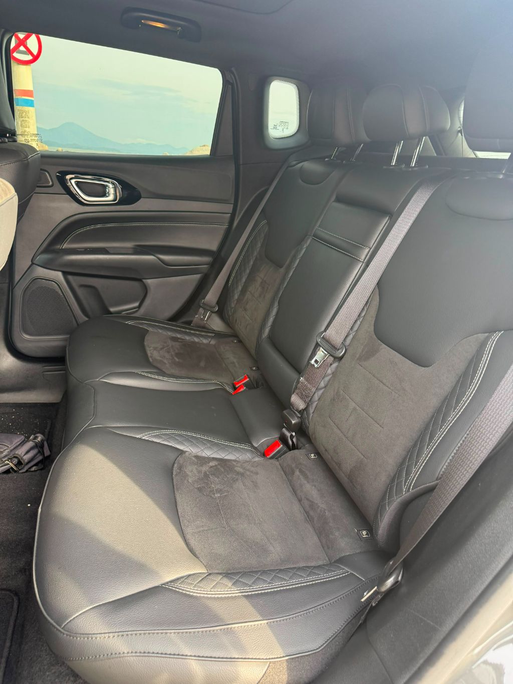 COMPASS Black Hurricane 2.0 4x4 TB Aut. — foto 9