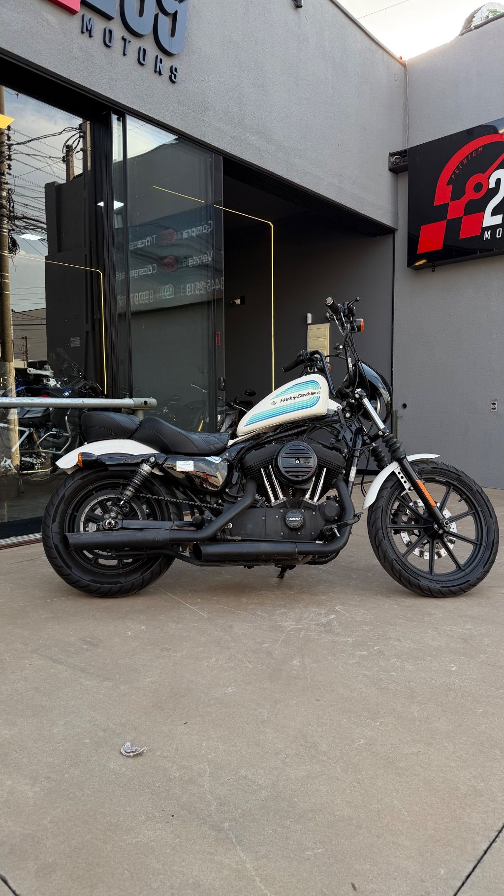 XL 1200NS SPORTSTER IRON — foto 3