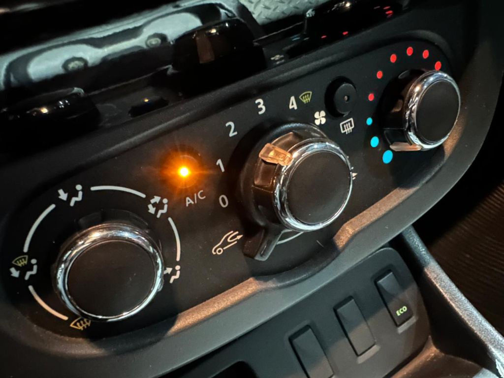 DUSTER OROCH Dyna. 2.0 Flex 16V Mec. — foto 14
