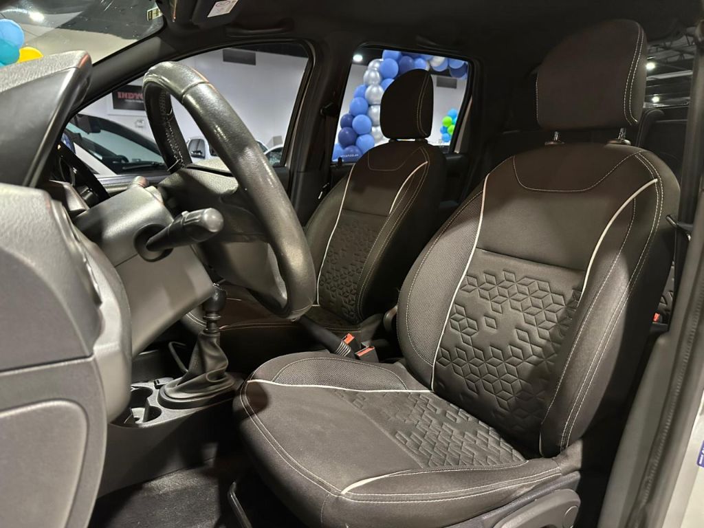 DUSTER OROCH Dyna. 2.0 Flex 16V Mec. — foto 19
