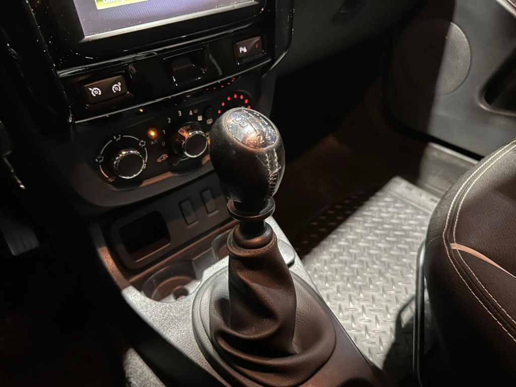 DUSTER OROCH Dyna. 2.0 Flex 16V Mec. — foto 15