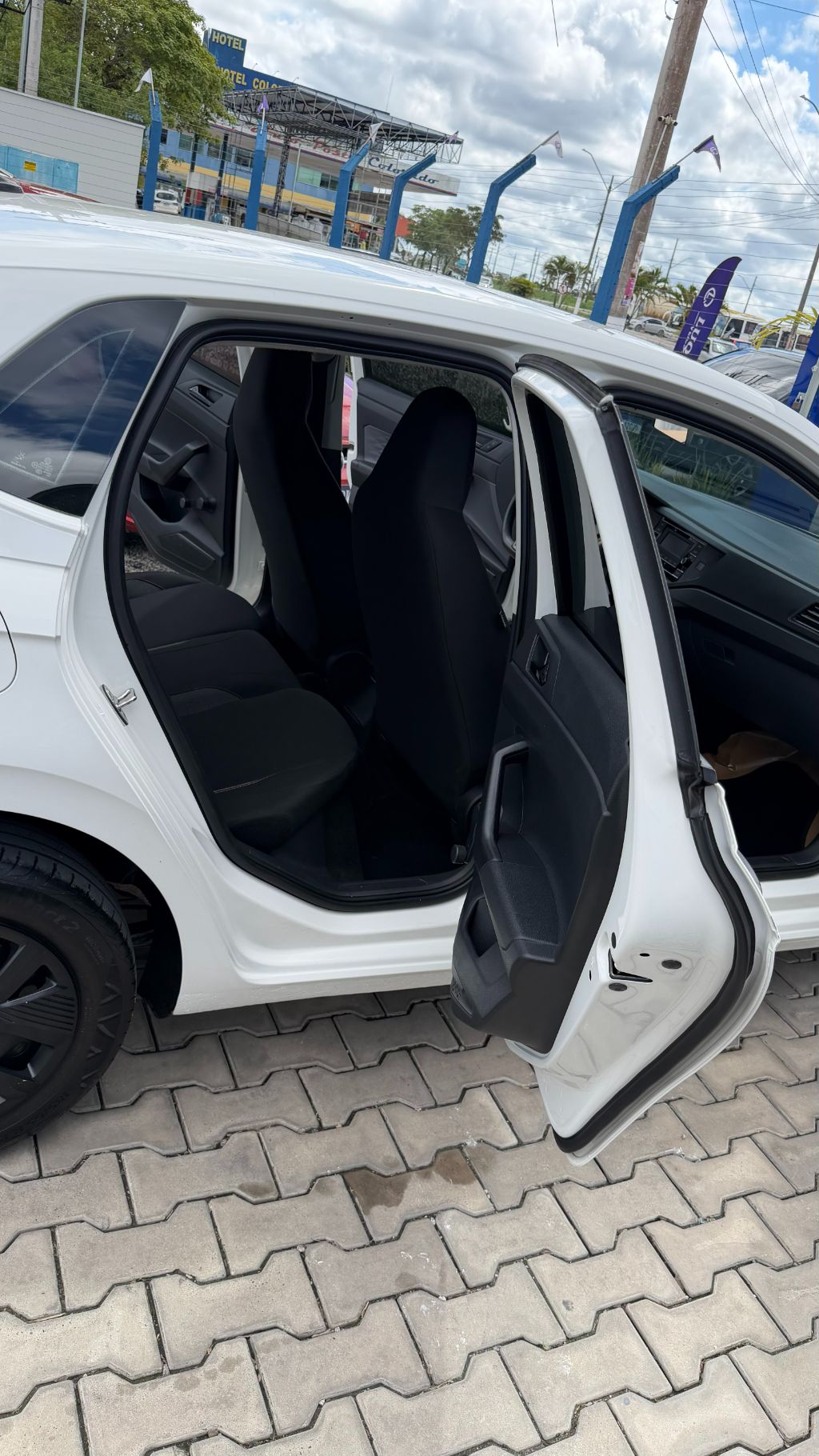 Polo Track 1.0 Flex 12V 5p — foto 13