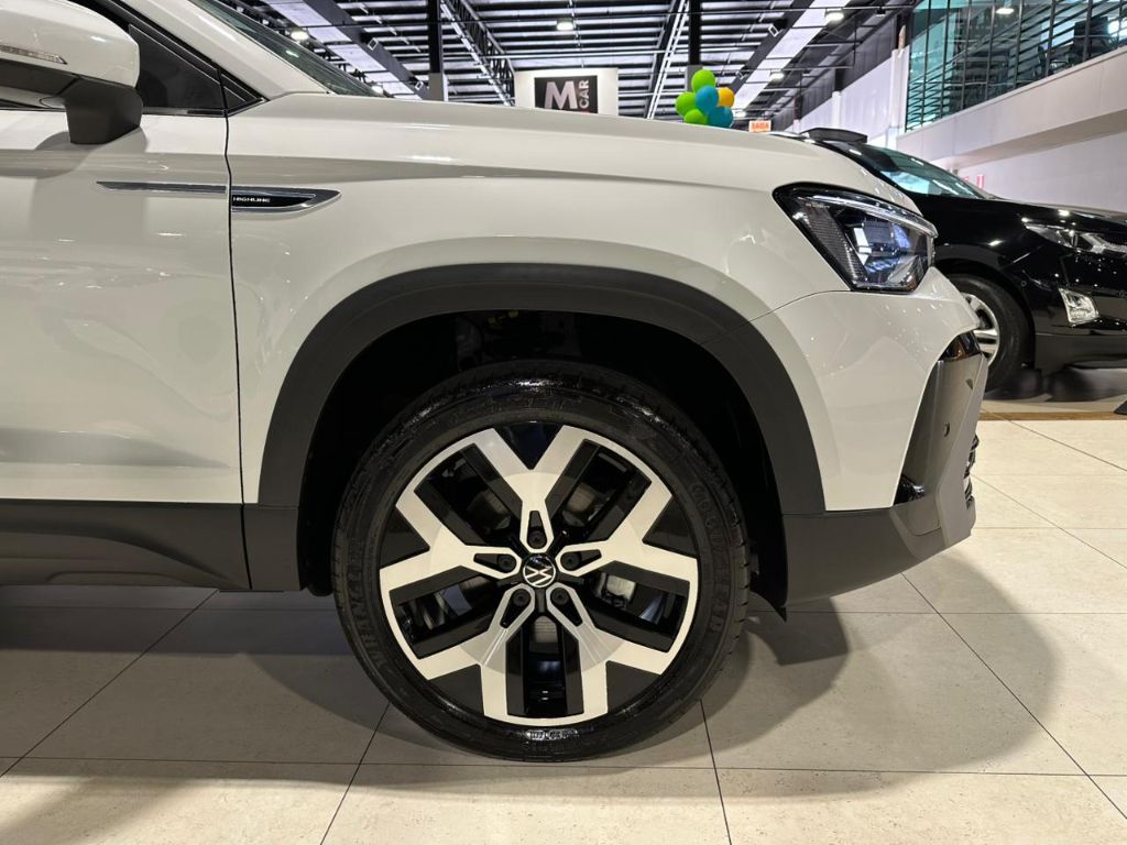 TAOS Highline 1.4 250 TSI Flex Aut. — foto 23