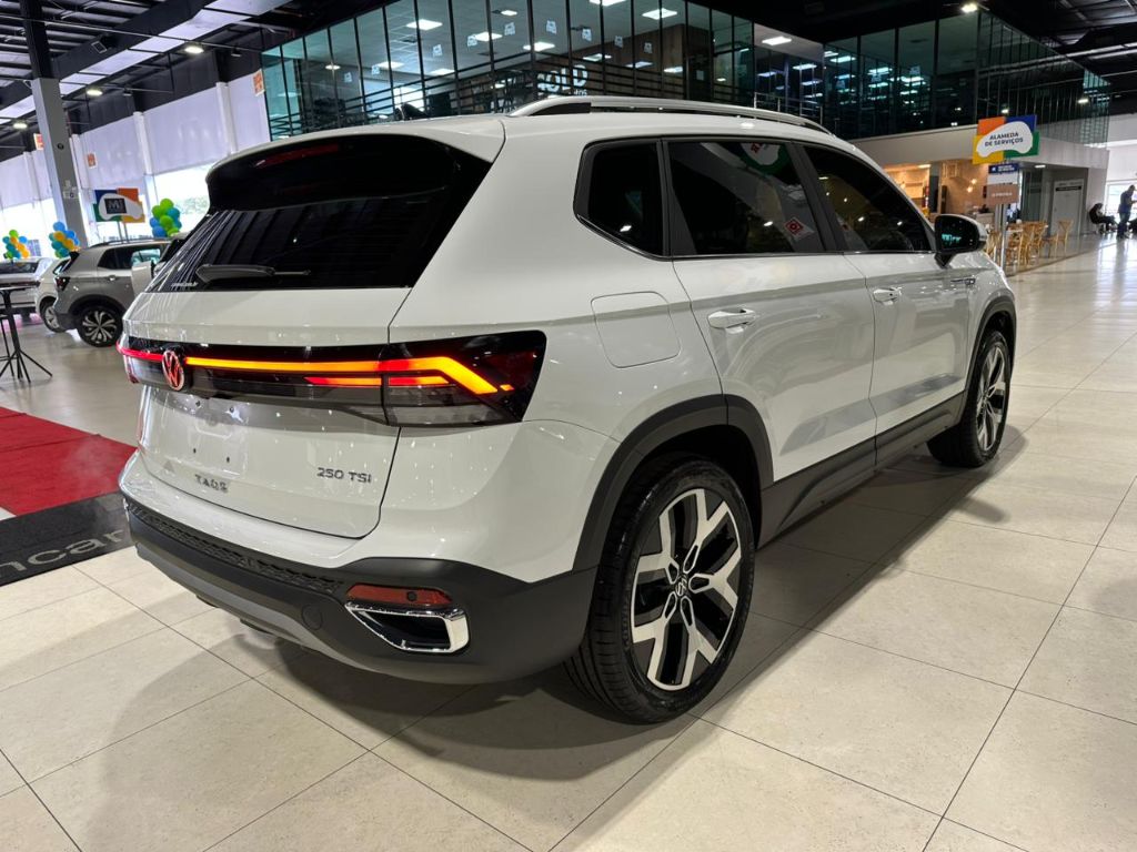 TAOS Highline 1.4 250 TSI Flex Aut. — foto 6