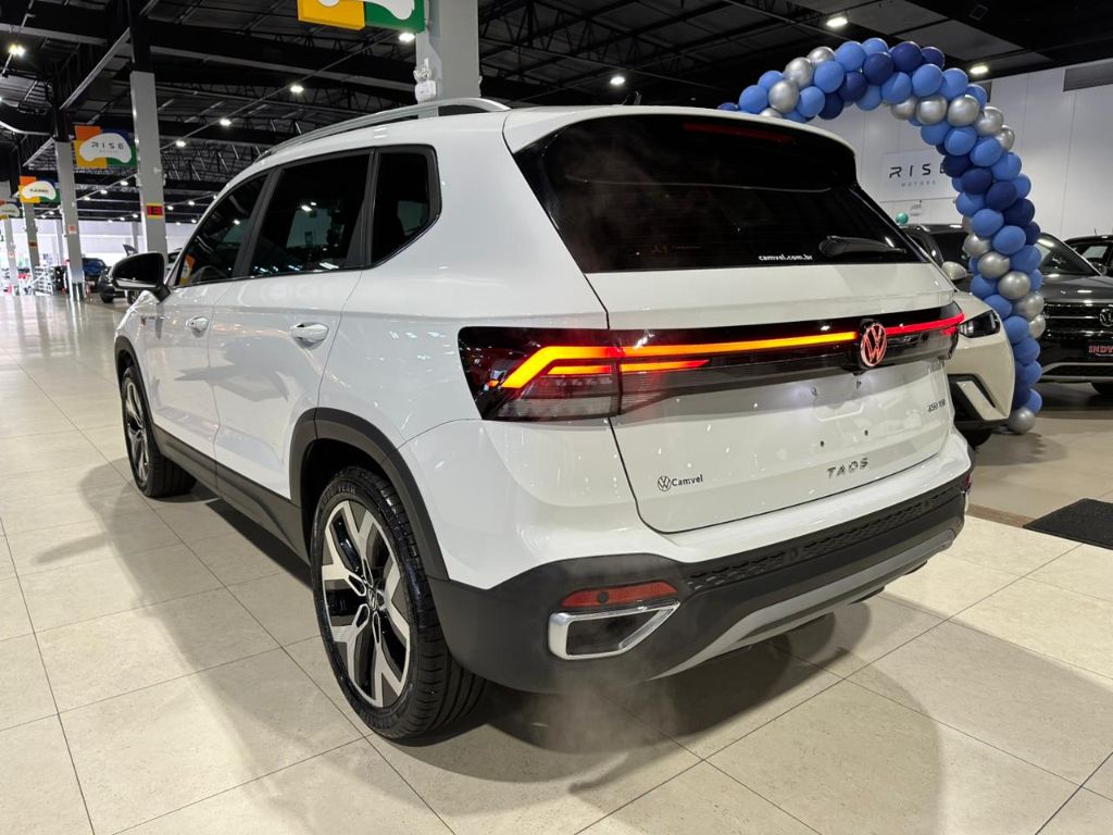 TAOS Highline 1.4 250 TSI Flex Aut. — foto 4