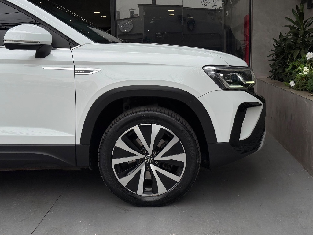 TAOS Highline 1.4 250 TSI Flex Aut. — foto 6