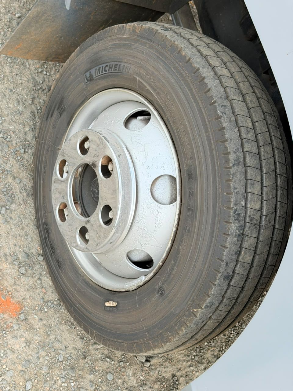 9-150 E Delivery 2p (diesel) — foto 14