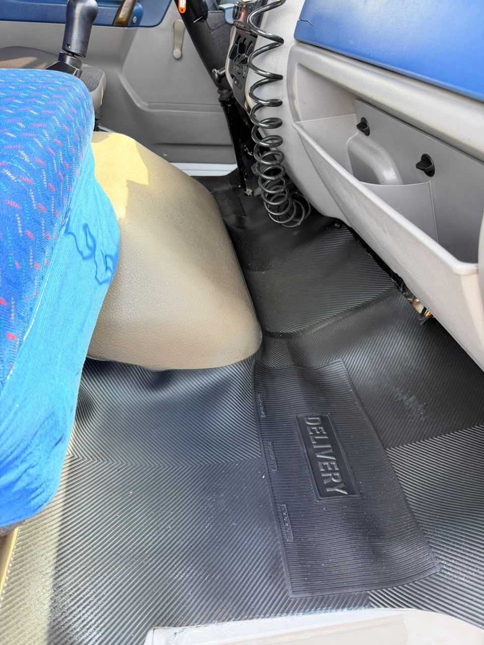 9-150 E Delivery 2p (diesel) — foto 10
