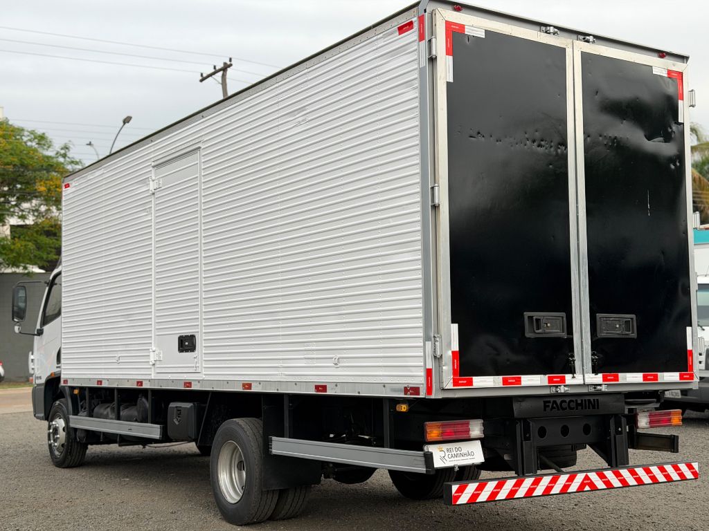 Accelo 1016 2p (diesel) (E5) — foto 4