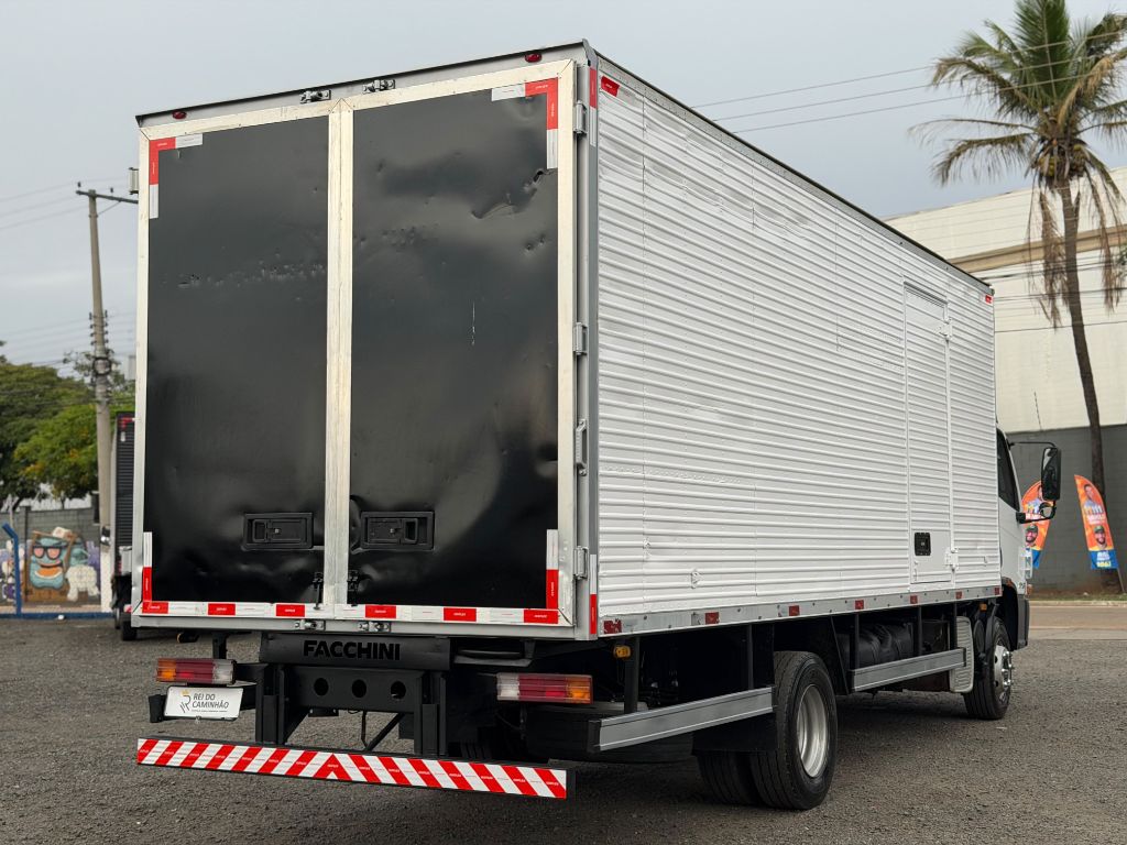 Accelo 1016 2p (diesel) (E5) — foto 5