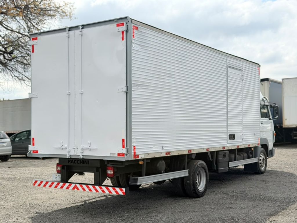 10-160 E Delivery 2p (diesel)(E5) — foto 5