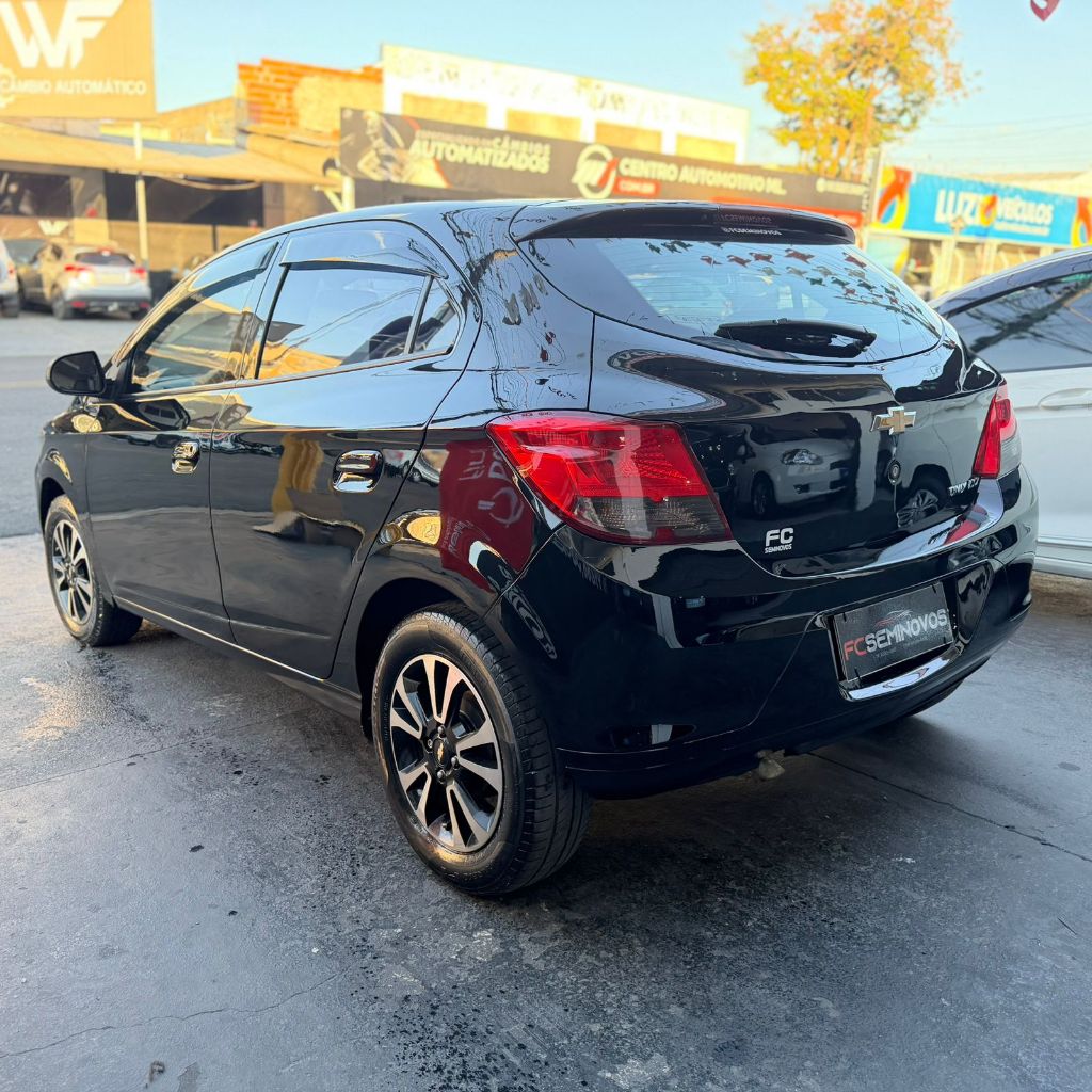 ONIX HATCH LTZ 1.4 8V FlexPower 5p Mec. — foto 6