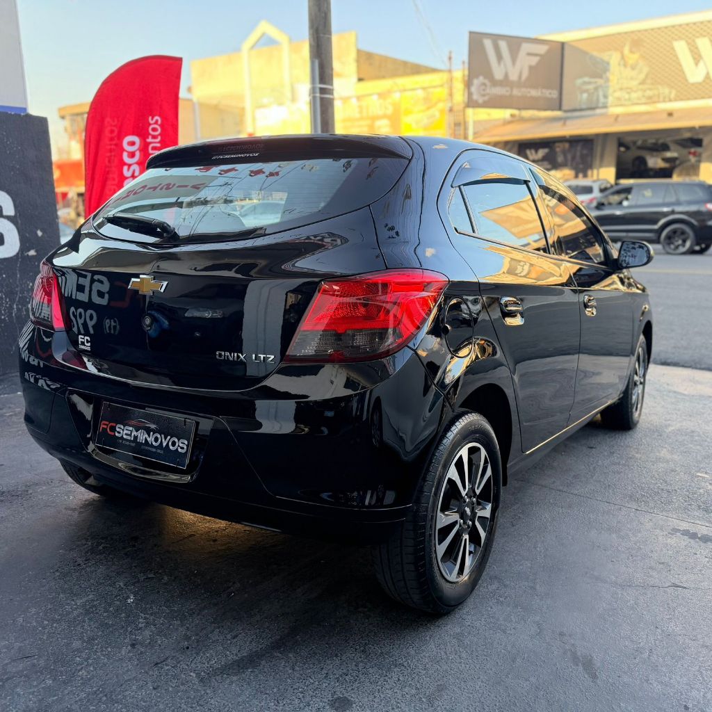 ONIX HATCH LTZ 1.4 8V FlexPower 5p Mec. — foto 4