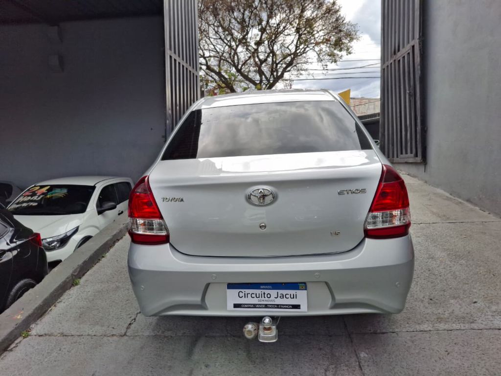 ETIOS X Plus Sedan 1.5 Flex automático. — foto 5