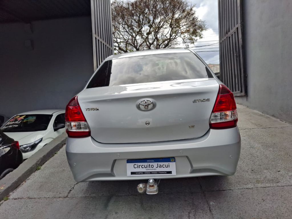 ETIOS X Plus Sedan 1.5 Flex automático. — foto 12