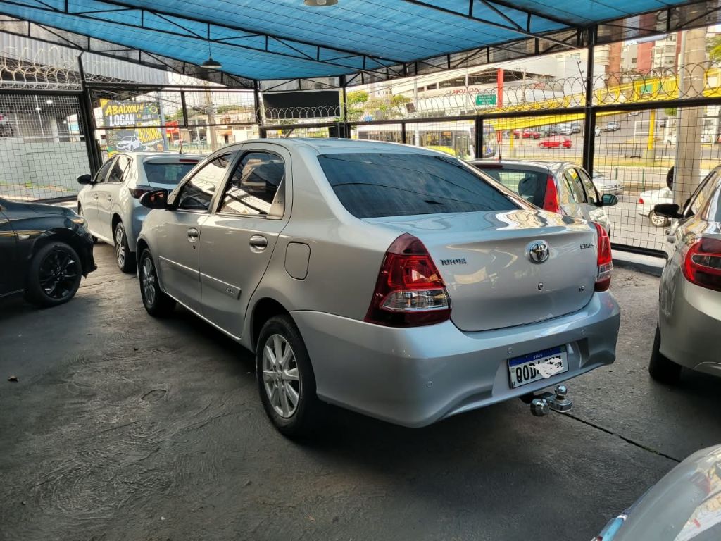 ETIOS X Plus Sedan 1.5 Flex automático. — foto 17