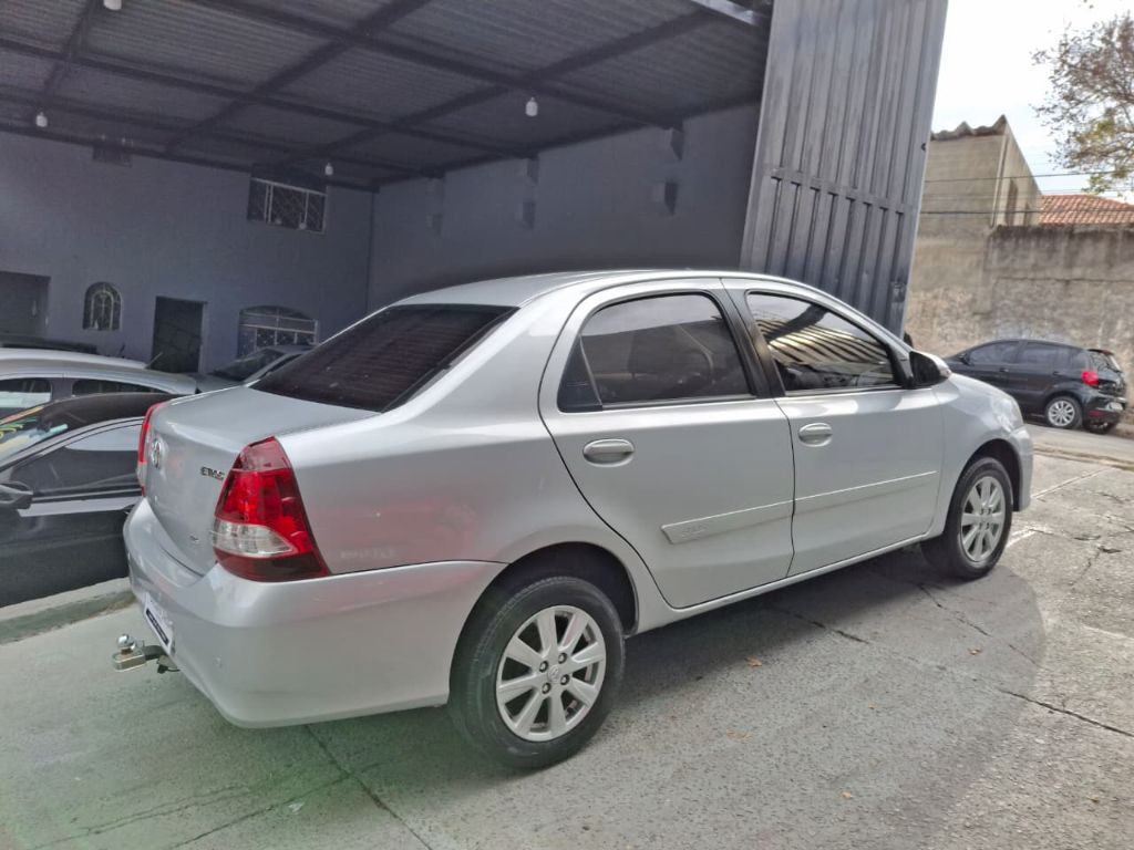ETIOS X Plus Sedan 1.5 Flex automático. — foto 11
