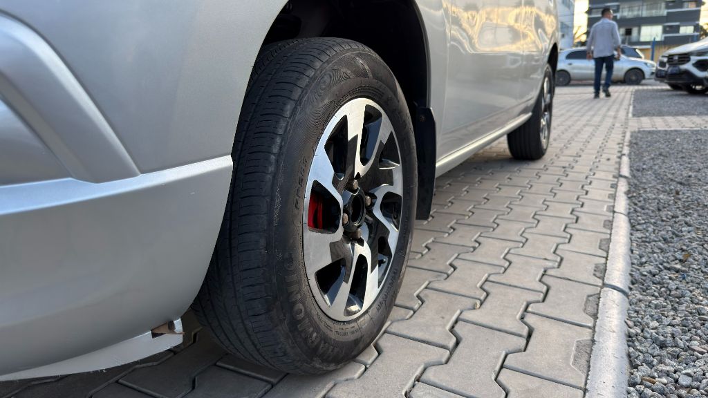 SPIN LTZ 1.8 8V Econo.Flex 5p Aut. — foto 16