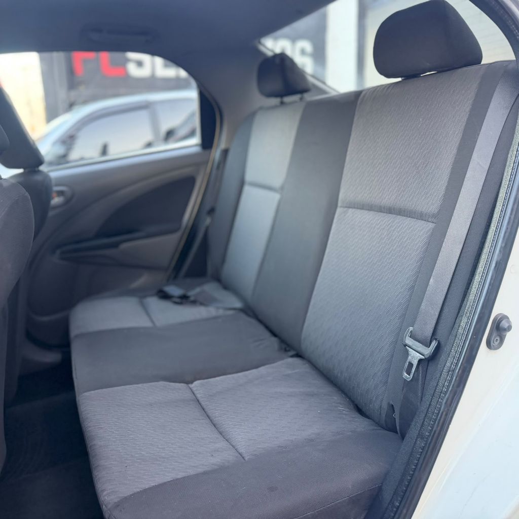 ETIOS XLS Sedan 1.5 Flex 16V 4p Mec. — foto 14