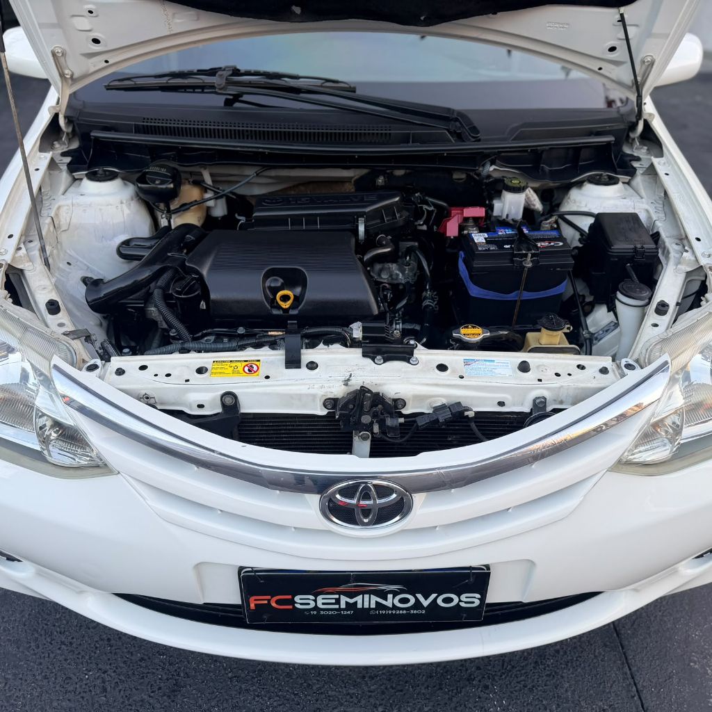 ETIOS XLS Sedan 1.5 Flex 16V 4p Mec. — foto 7